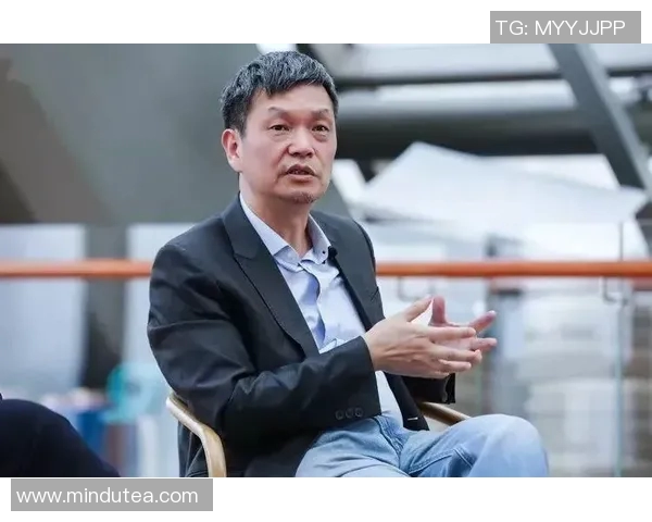 吉布森的传奇人生与艺术成就探秘：从音乐到电影的跨界之旅